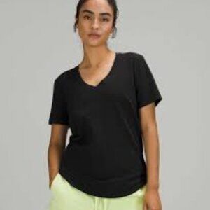 Lululemon Love V-Neck T-Shirt NWT Black sz 14